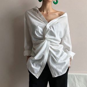 [EAM] 2020 New Spring Autumn White V-Neck Long Sleeve Irregular Cross Loose Personality Shirt Women Blouse Fashion Tide 1C069