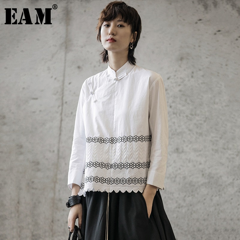 [EAM] Women Embroidery Hit Color Blouse New Stand Nine-quarter Sleeve Loose Fit Shirt Fashion Tide Spring Autumn 2020 1B751