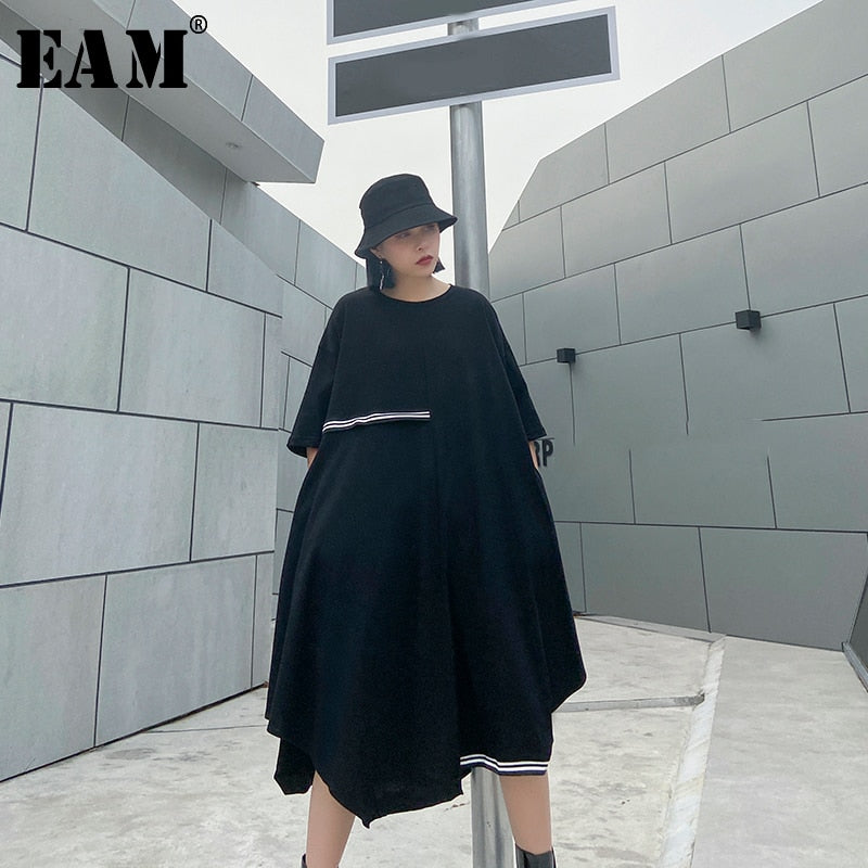 [EAM] Women Black Striped Asymmetrical Big Size Dress New Round Neck Half Sleeve Loose Fit Fashion Tide Spring Summer 2020 1U076